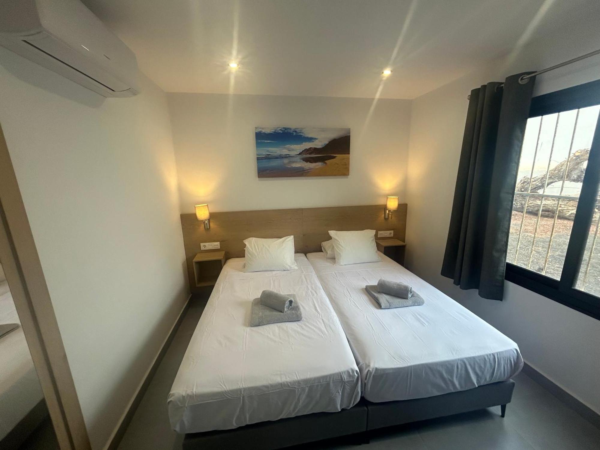 Stunning 2 Bedroom Seafront Apartment 卡门港 外观 照片